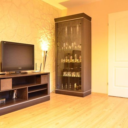 Cozy Apartment By The Old Town Гданск Екстериор снимка